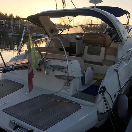 Boat Barca Cranchi Zaffiro 36 Úszó hotel Castelletto sopra Ticino