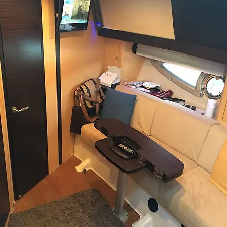 Úszó hotel Boat Barca Cranchi Zaffiro 36